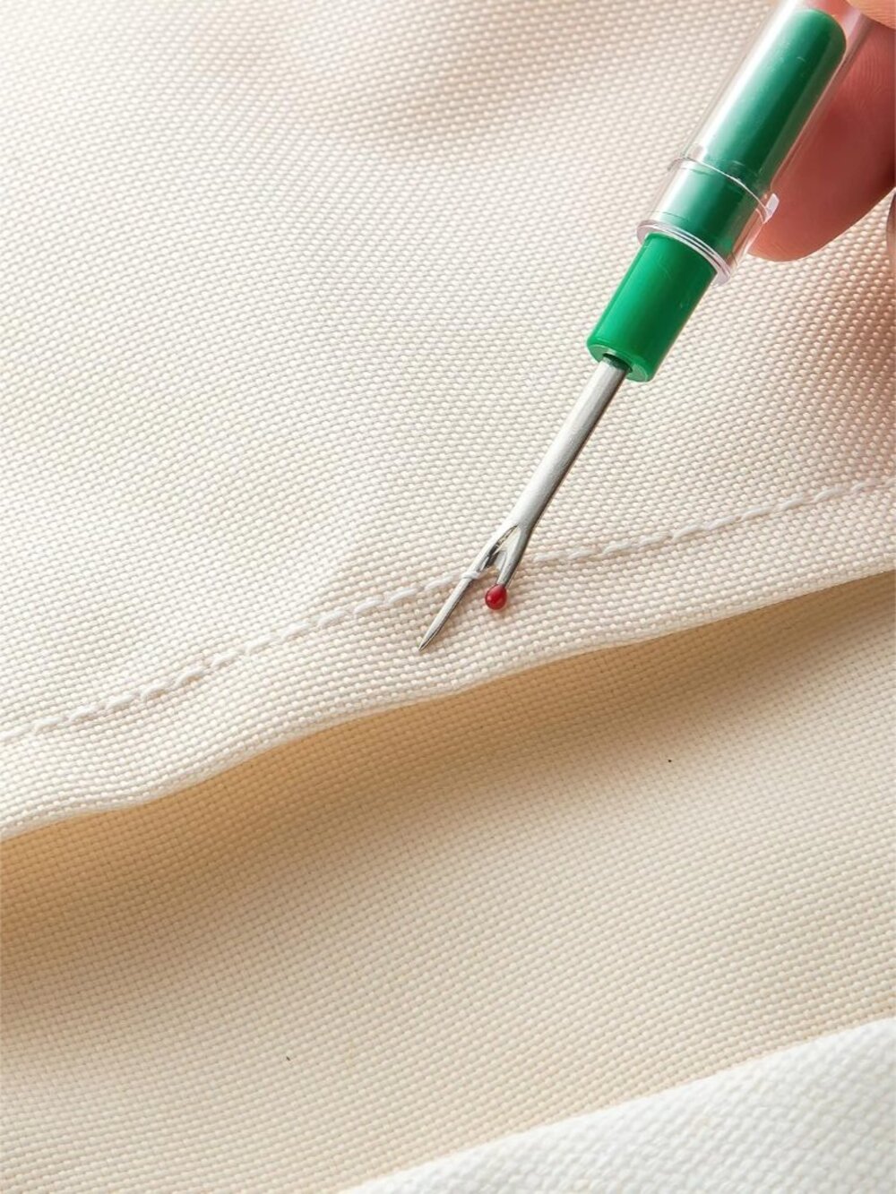 Seam Ripper and Thread Remover Kit for Sewing - Picture 2 of 7